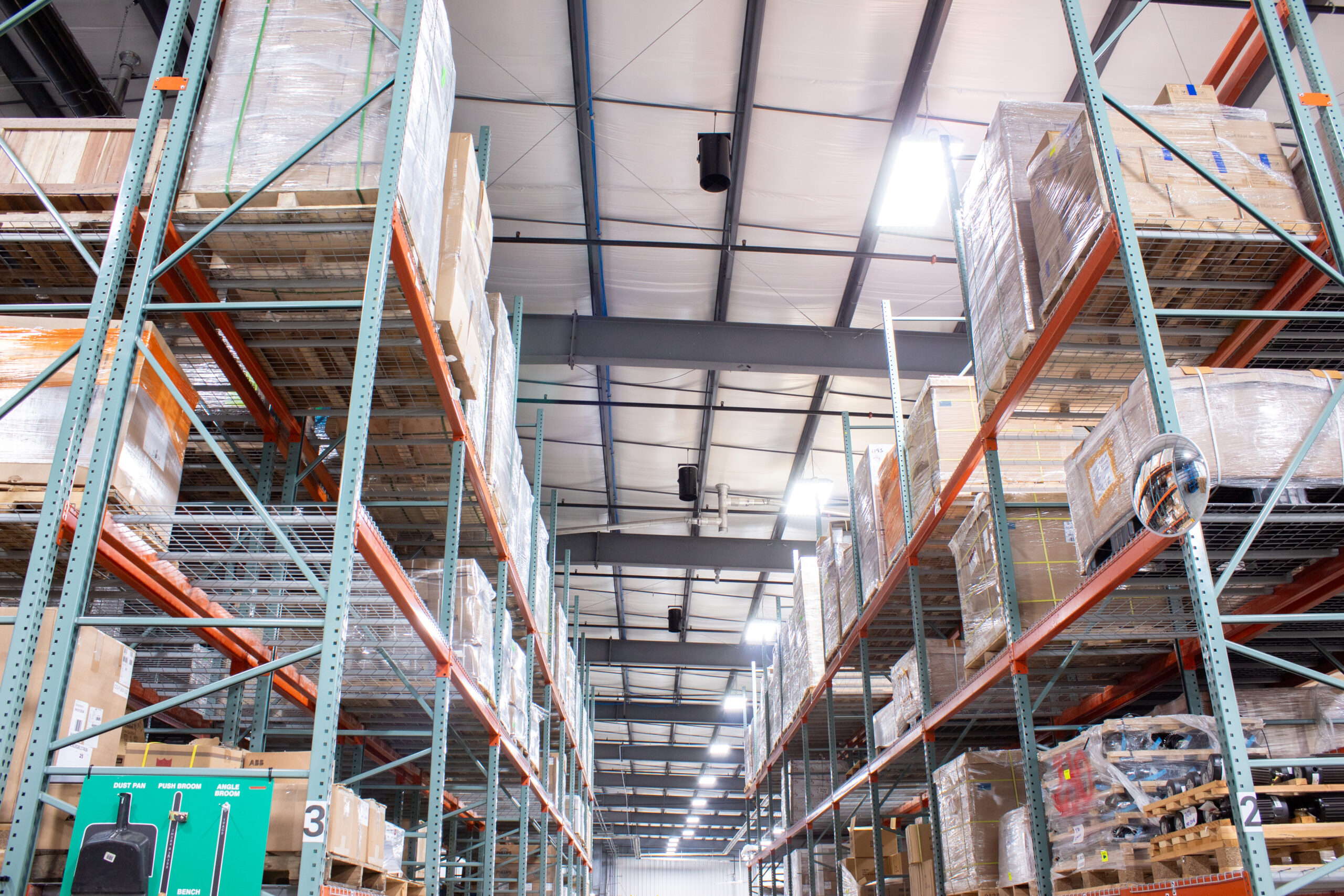 Nine Benefits of Air-Row Destratification Fans in Warehouses